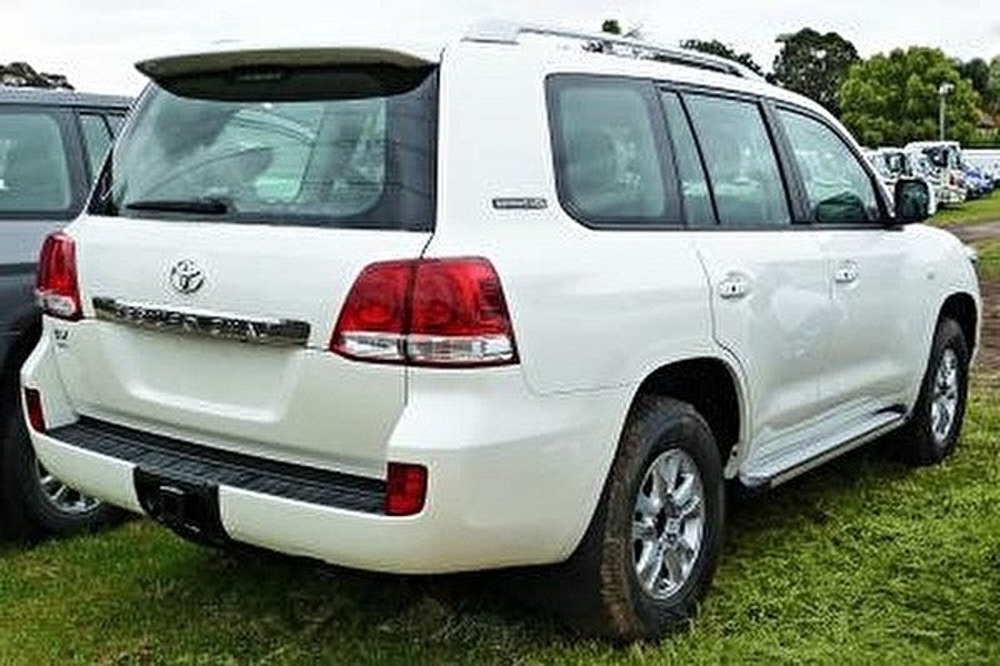 Toyota Land Cruiser 200, 2014, Механика, Дизель (фото 2)